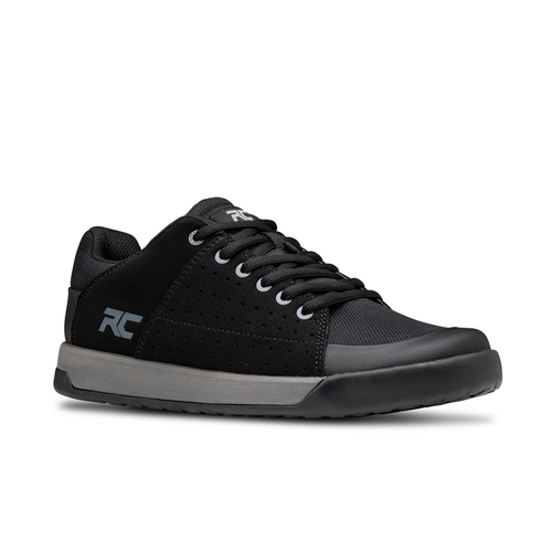 2022 | Men's Livewire Flat Shoes